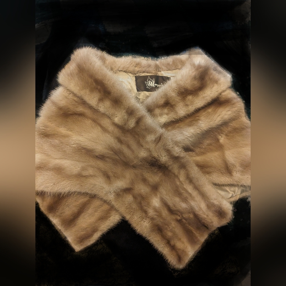 Vintage Canadian-made Morgan's blonde sable fur stole